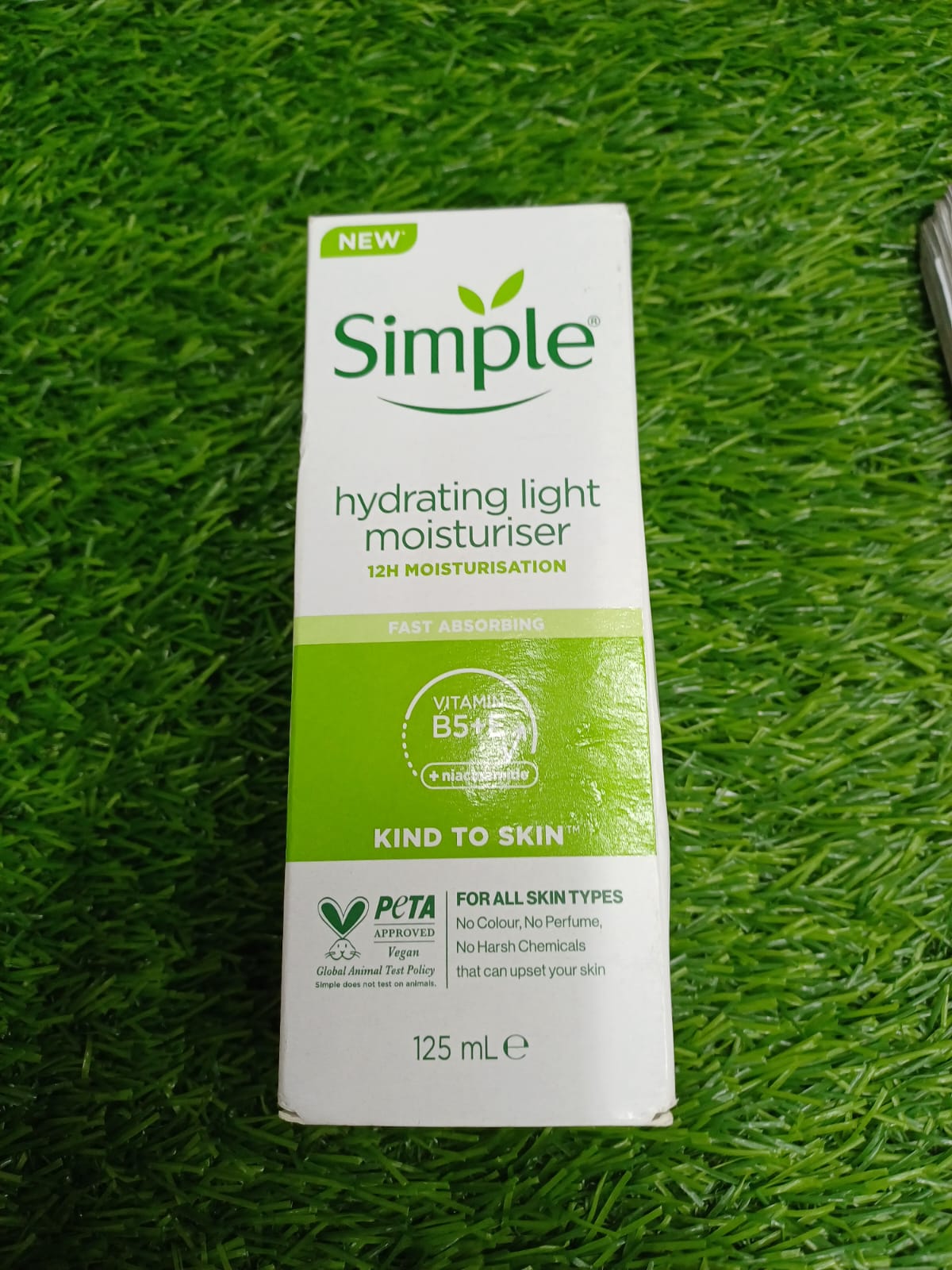 Simple Hydrating Light Moisturiser 125 ml  Made in Hangery