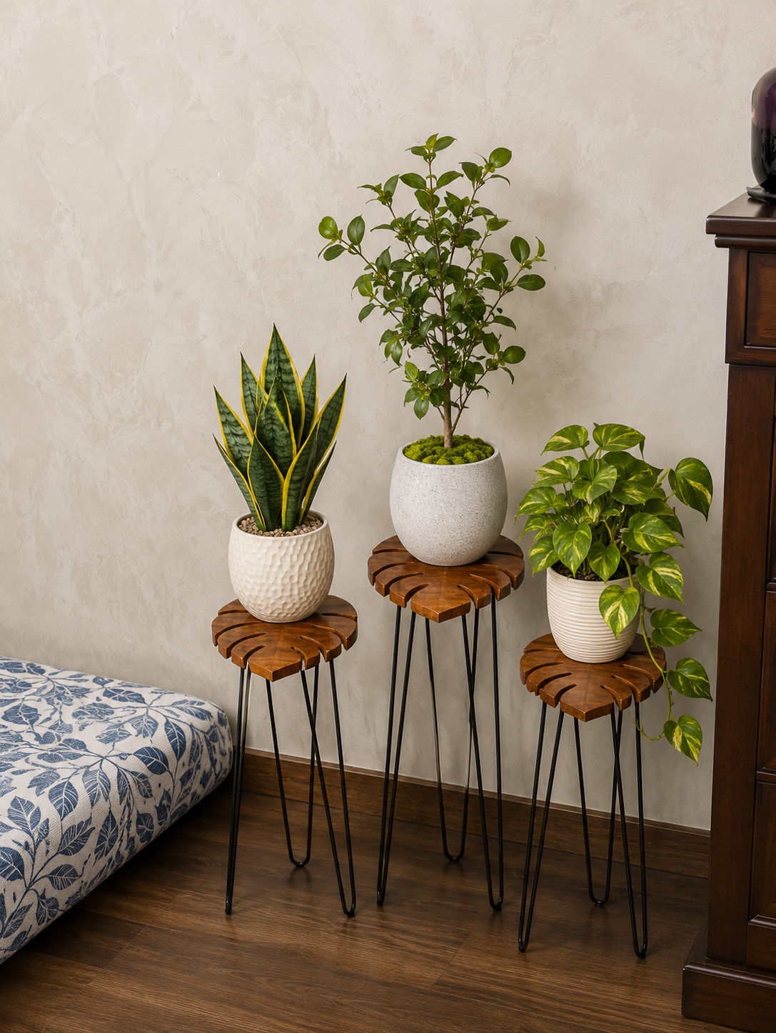 Premium Monstera Leaf Wooden Plant Stand