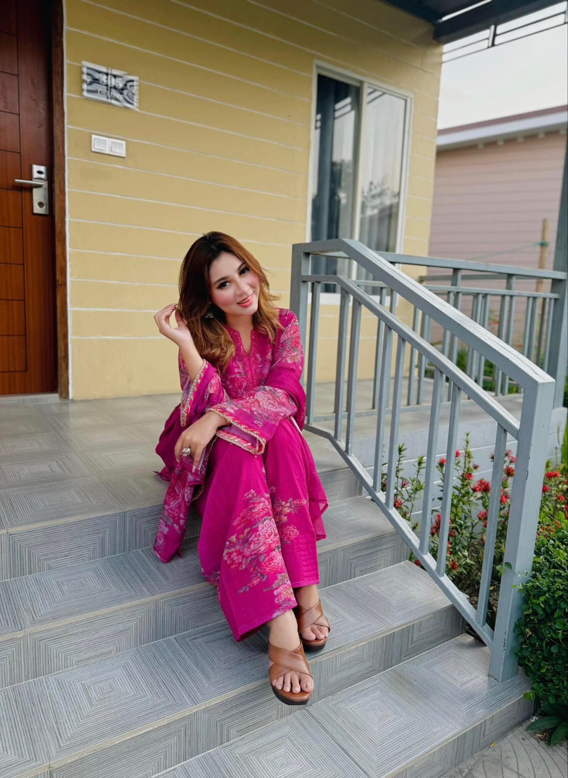 White Gold Georgette Three Piece